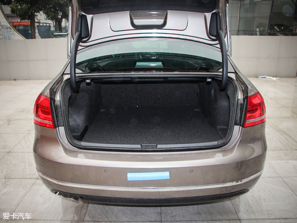 上海大眾2014款帕薩特