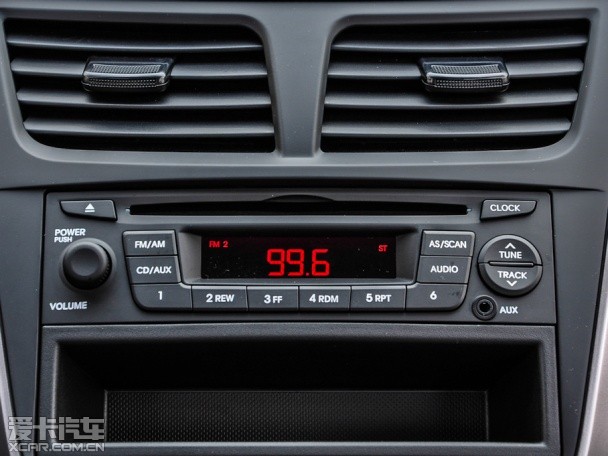 北京現代2014款瑞納