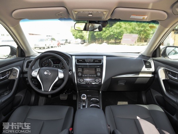 東風日產2015款天籟