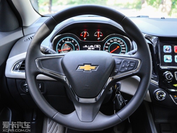 上汽通用雪佛蘭2015款科魯茲三廂