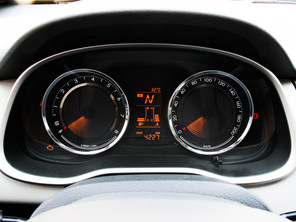 上汽通用雪佛蘭2015款賽歐三廂