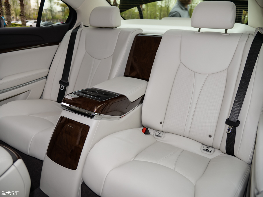 上汽榮威2016款榮威e950