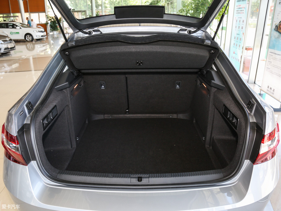 上汽大眾斯柯達(dá)2016款速派