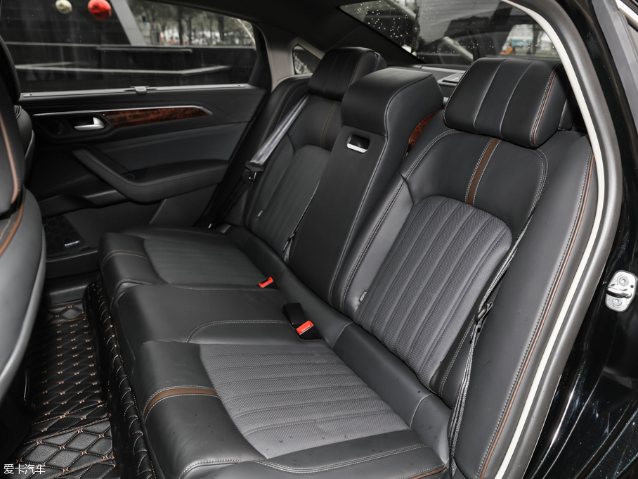 東風風神2016款東風A9