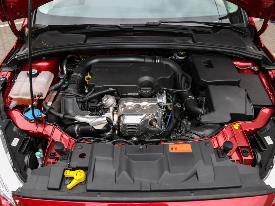 長(zhǎng)安福特2015款新福克斯兩廂