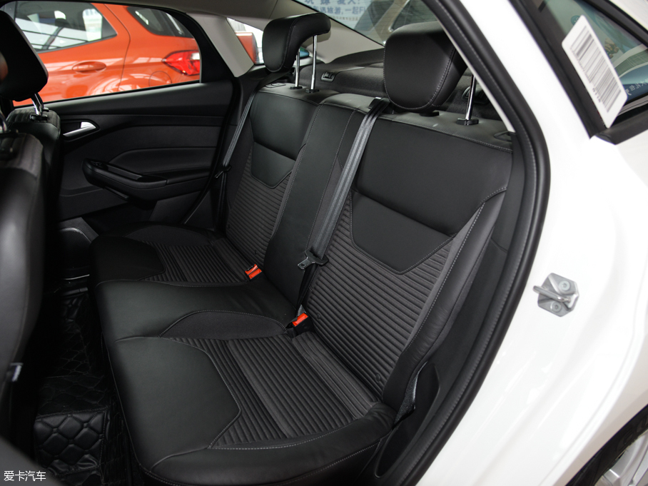 長安福特2015款新福克斯三廂