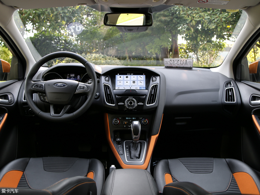 長安福特2017款新福克斯兩廂