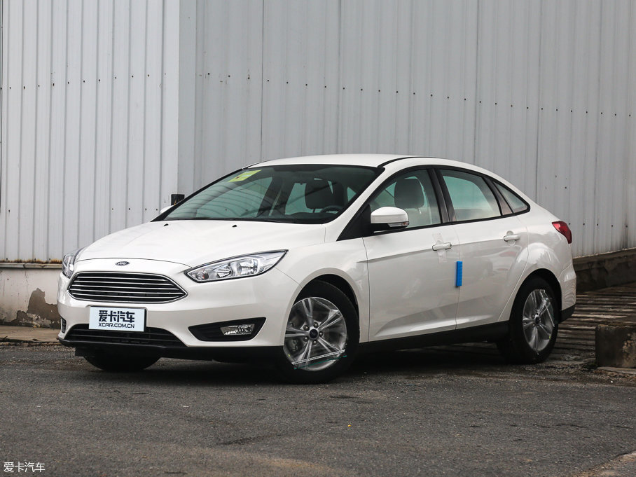 長(zhǎng)安福特2017款新福克斯三廂