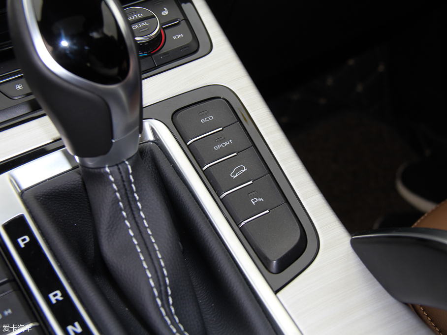 吉利汽車2016款博越