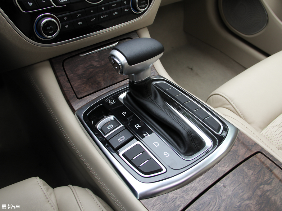 廣汽乘用車2016款傳祺GA8