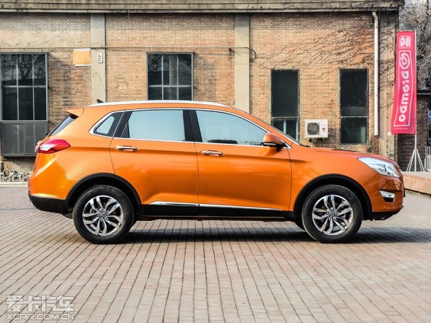 北汽紳寶2015款紳寶X65