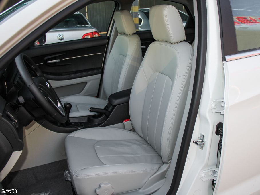 北汽紳寶2016款紳寶D50