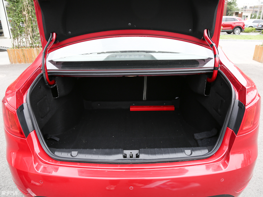 北汽新能源2016款北汽EU260