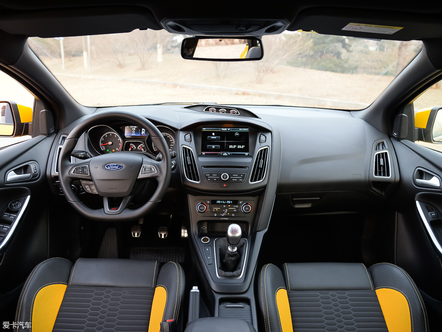 福特(進(jìn)口)2015款福克斯ST