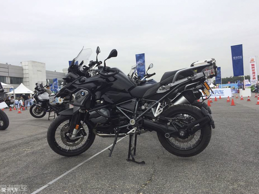 最实用的摩托车_Honda 2018 CB300R 欧洲版