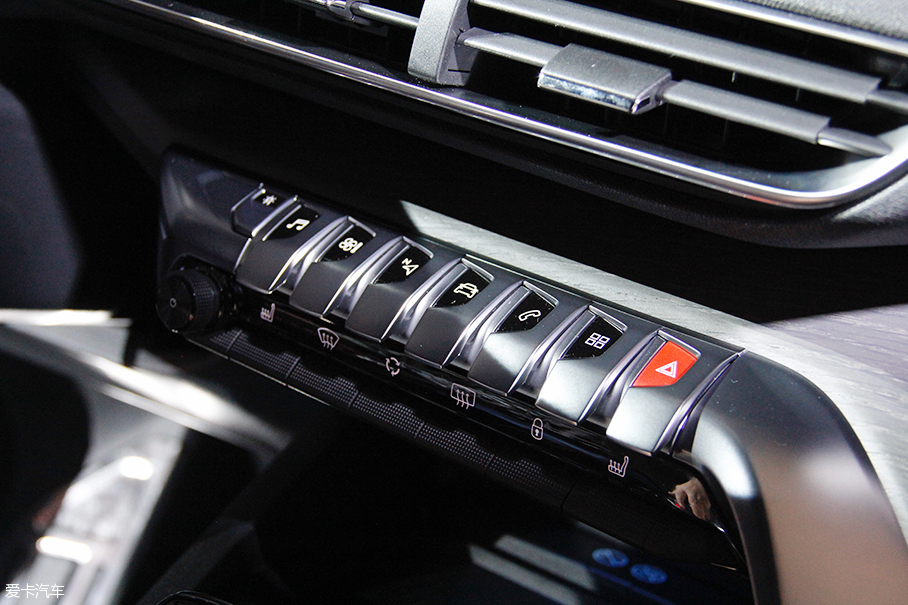 標(biāo)致5008巴黎車(chē)展靜評(píng)