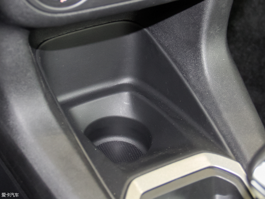 東風雪鐵龍2016款C4世嘉