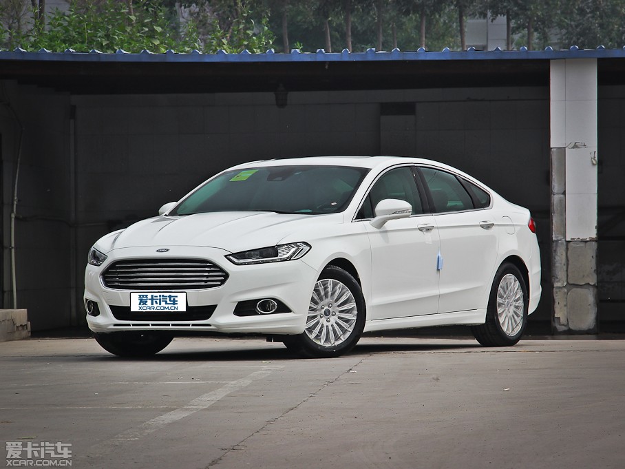 都市精英座駕 四款年輕時尚中型車對比