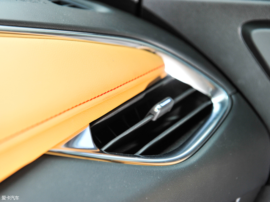 都市精英座駕 四款年輕時尚中型車對比