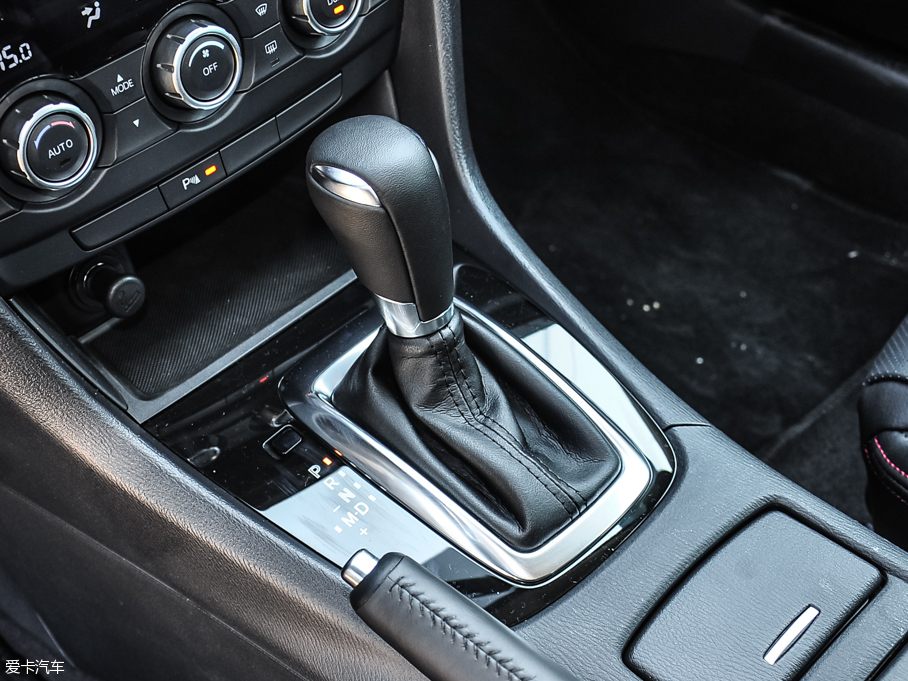 都市精英座駕 四款年輕時尚中型車對比