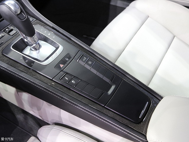 寶馬M2對比保時捷718Cayman