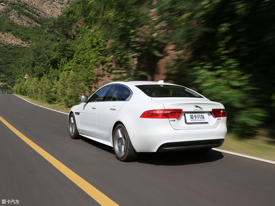 捷豹XE對比雷克薩斯IS