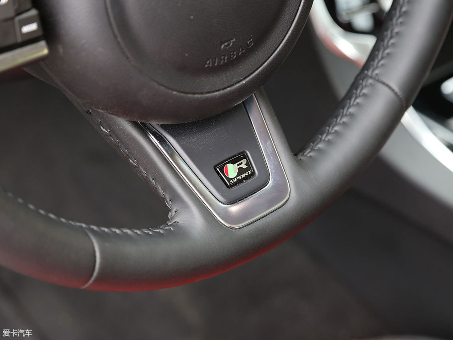 捷豹XE對比雷克薩斯IS