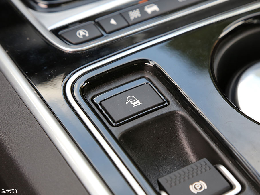 捷豹XE對比雷克薩斯IS