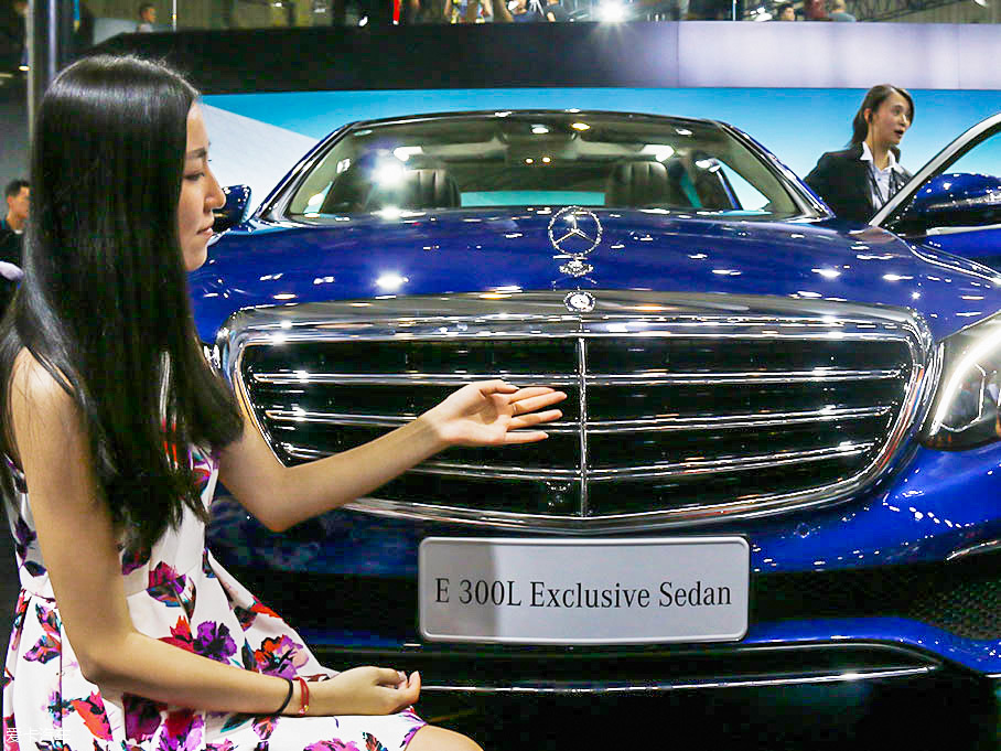 御姐變身老板 對比三款豪華商務車