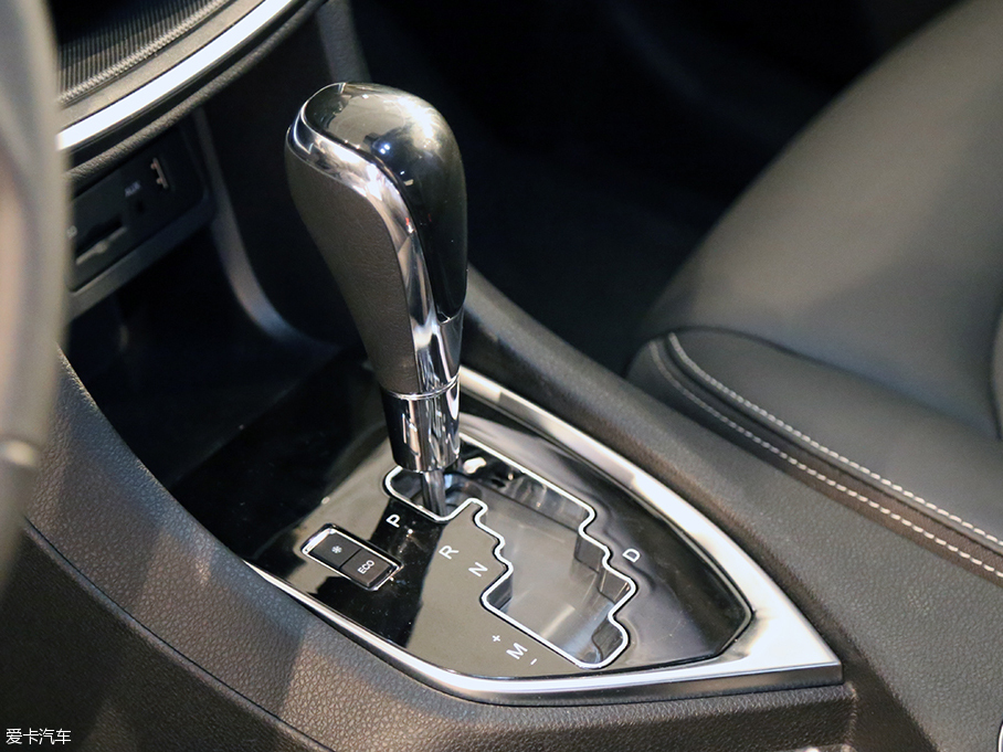 東風(fēng)風(fēng)神AX5內(nèi)飾解析