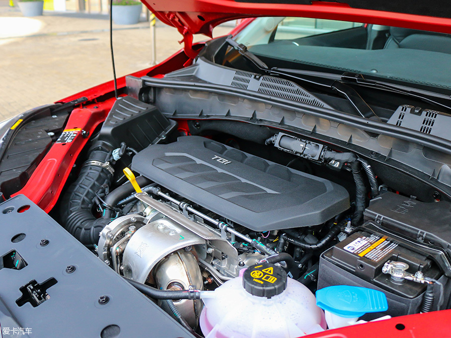 實拍名爵2017款銳騰