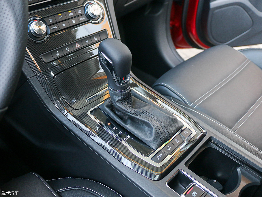 實拍名爵2017款銳騰