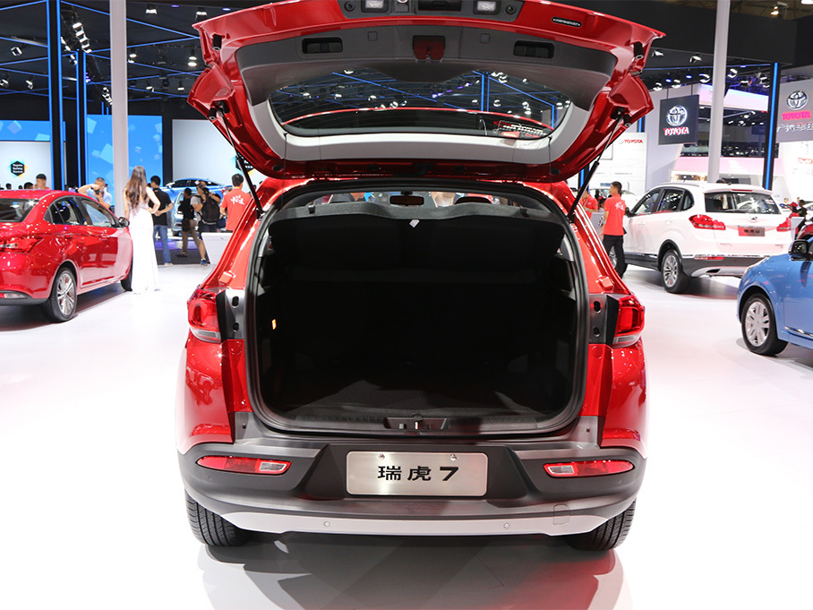 長腿編輯測空間 中國品牌SUV哪家強？