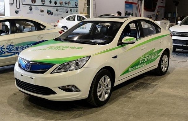 逸动EV