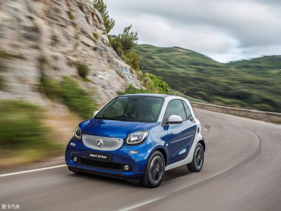 smart fortwo增0.9T车型 售15.6-17.6万