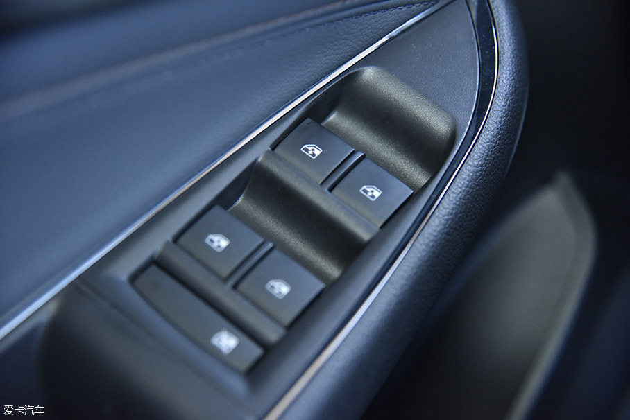 上汽通用雪佛蘭2017款科魯茲三廂