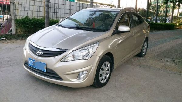 现代瑞纳 2011年上牌