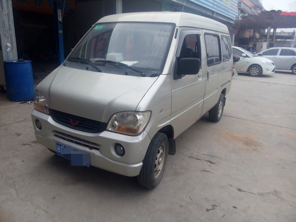 2011年上牌五菱之光