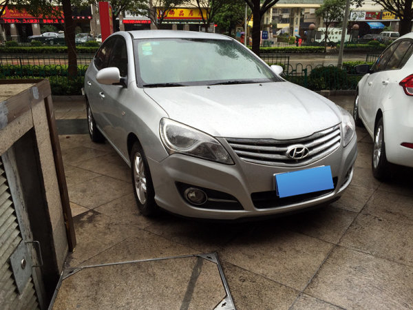 2012年上牌现代悦动