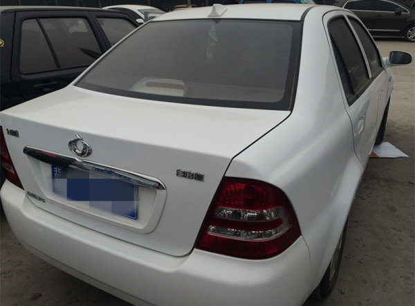 2012年上牌吉利全球鹰自由舰