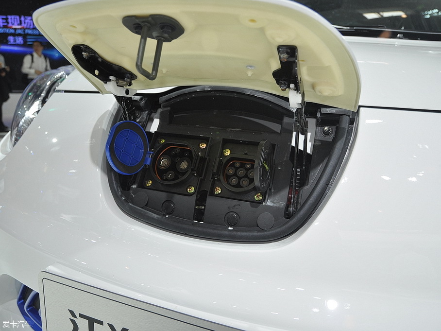 江淮汽车2016款江淮iEV6E