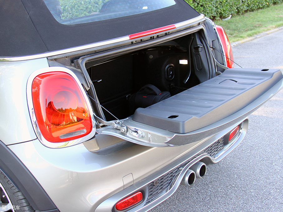 实拍MINI COOPER S CABRIO