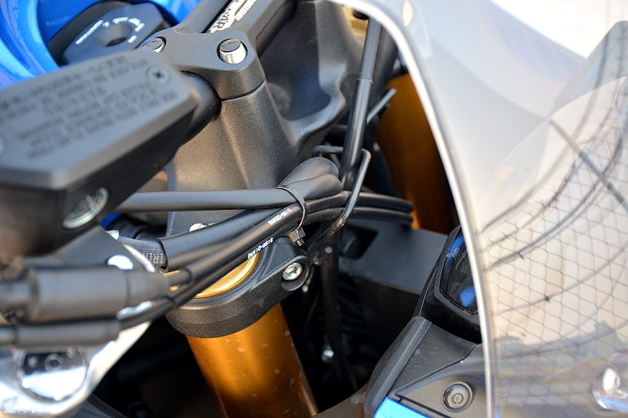 铃木GSX-S1000F;铃木旅行跑车;SUZUKI GSX-S1000F