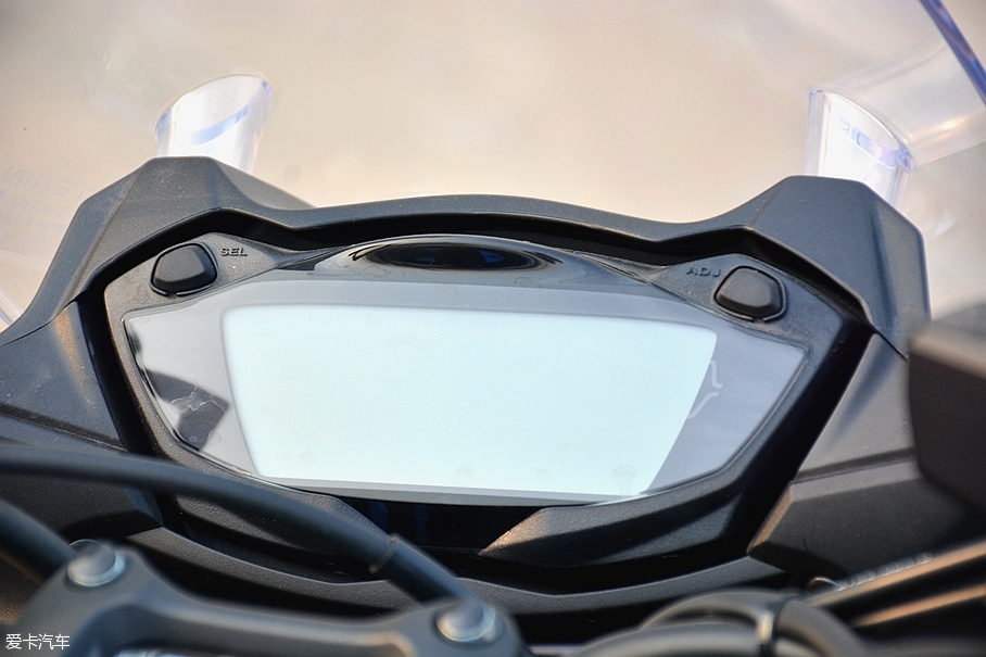 铃木GSX-S1000F;铃木旅行跑车;SUZUKI GSX-S1000F