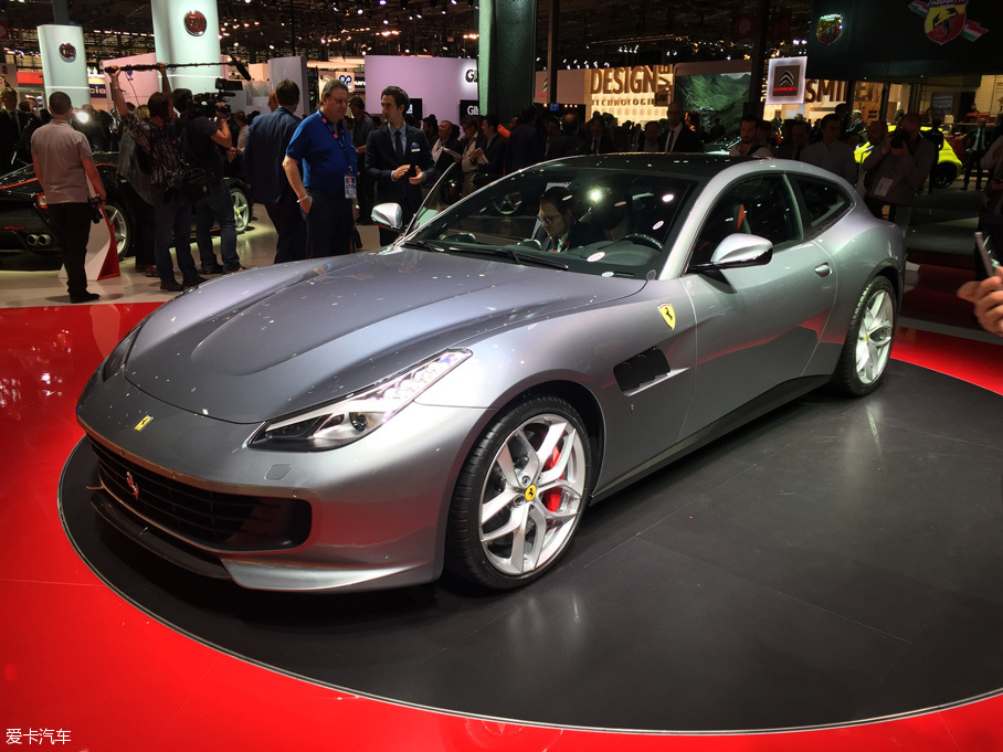 2016巴黎车展：法拉利GTC4Lusso T发布