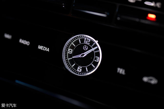 豪华与科技的新篇章 试驾北京奔驰e300l