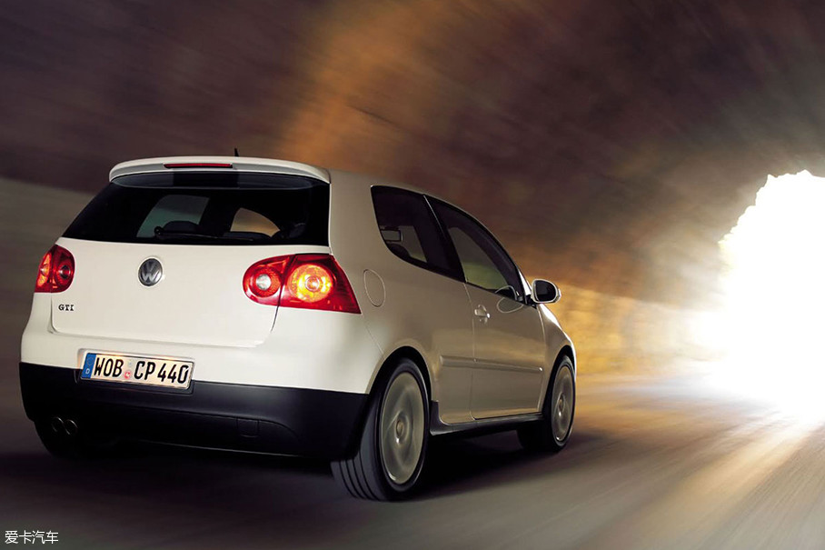 > 汽车的名字原来是这样